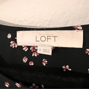 Ann Taylor LOFT Cherry Blossom Short Sleeve Shirt, Size Medium